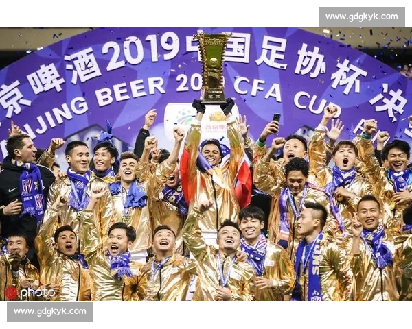 鲁能与申花足协杯巅峰对决来袭谁能在关键战中笑到最后